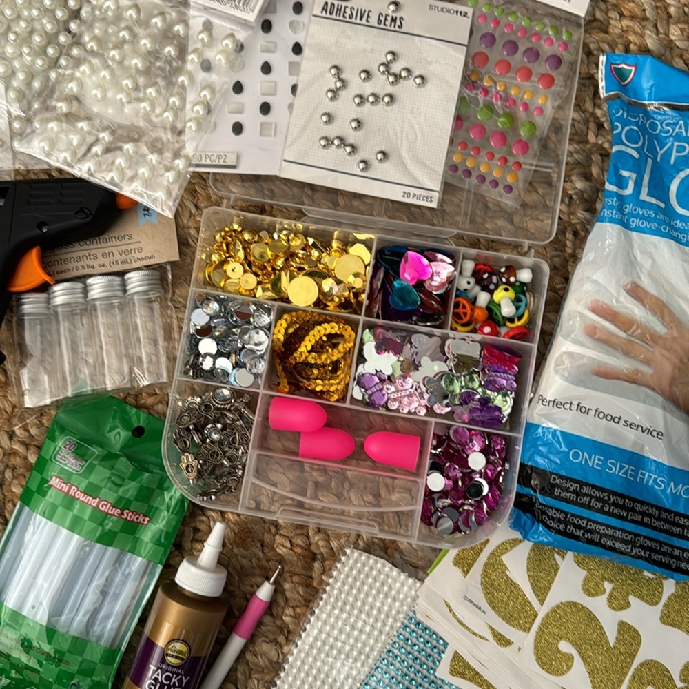 CRAFT JEWELRY KIT BEADS GEMS HEARTS PEACE JEWELS SEQUIN GLUE GUN BURNING MAN KIT